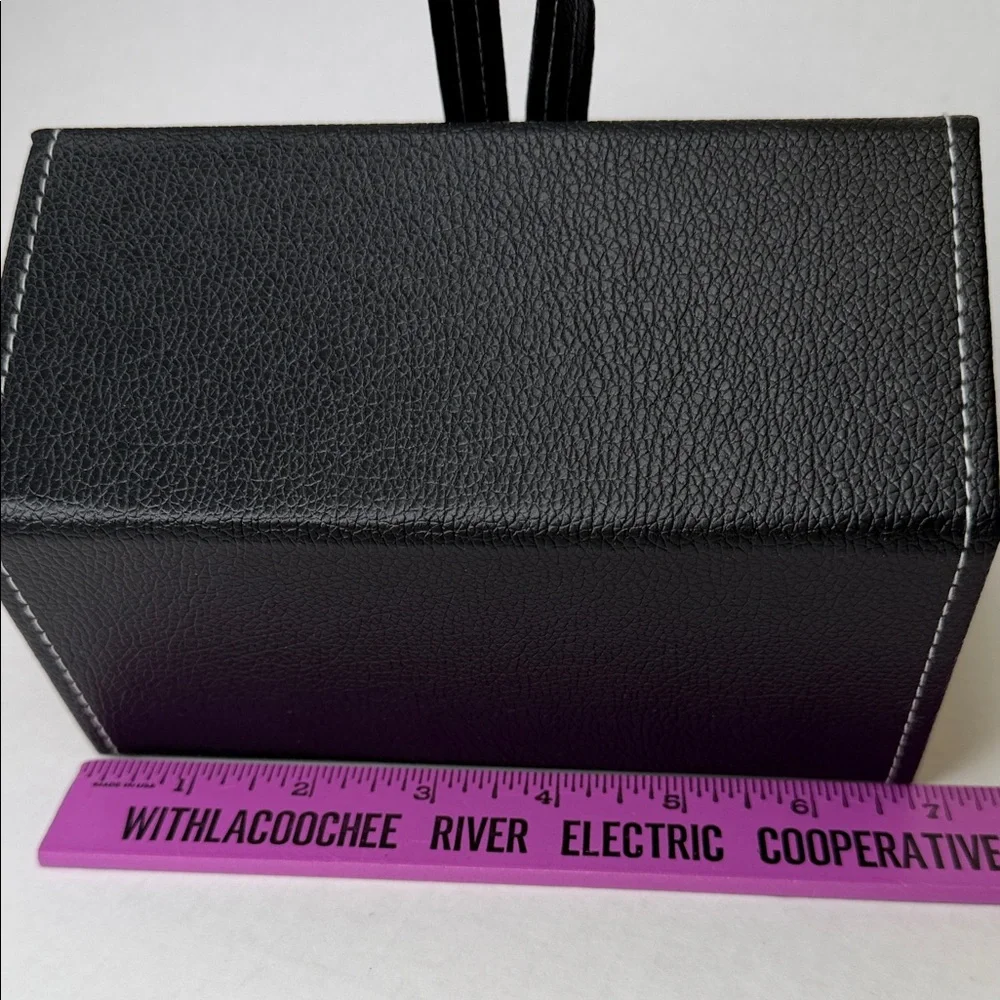 Black and Gray Geometric Travel Case for Glasses